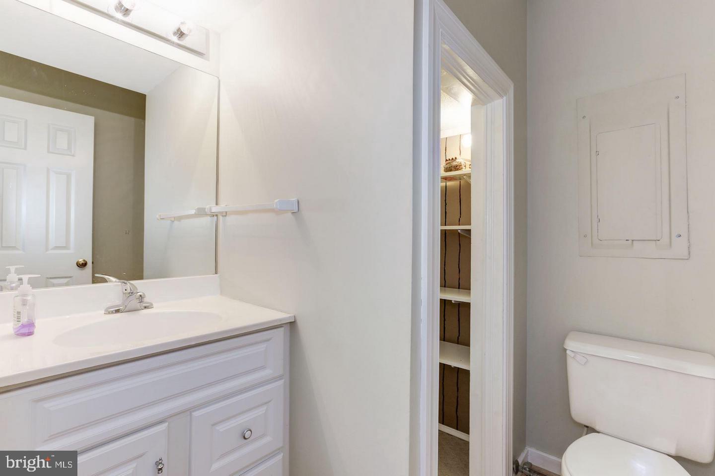 1759 North Cliff Street Alexandria, VA 22301 - Photo 9 of 28 Main Powder