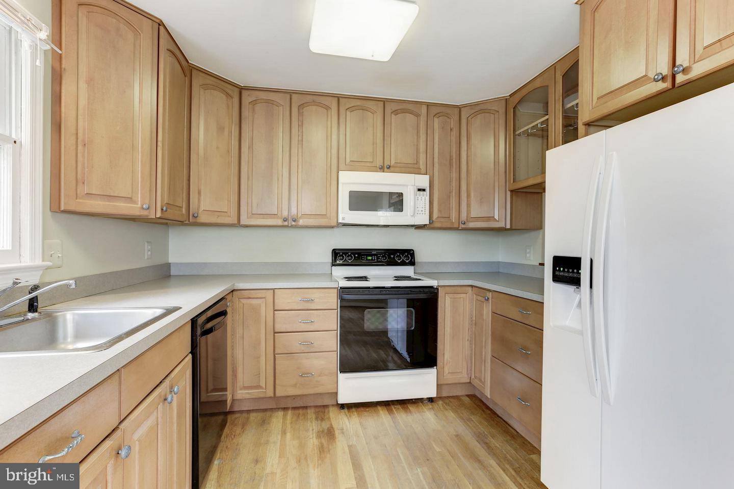 1759 North Cliff Street Alexandria, VA 22301 - Photo 10 of 28 Kitchen