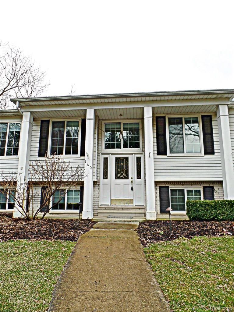 160 North Baldwin Road Oxford, MI 48371 - Photo 3 of 40 SAM_7539.JPG