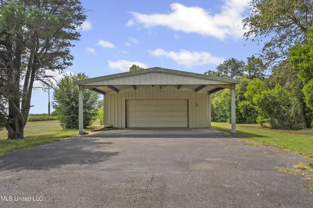 $165,000 | 460 1st Street, Lula, MS 38617