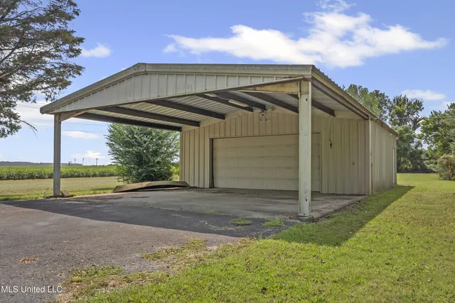 $165,000 | 460 1st Street, Lula, MS 38617