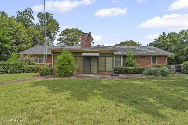 $165,000 | 460 1st Street, Lula, MS 38617