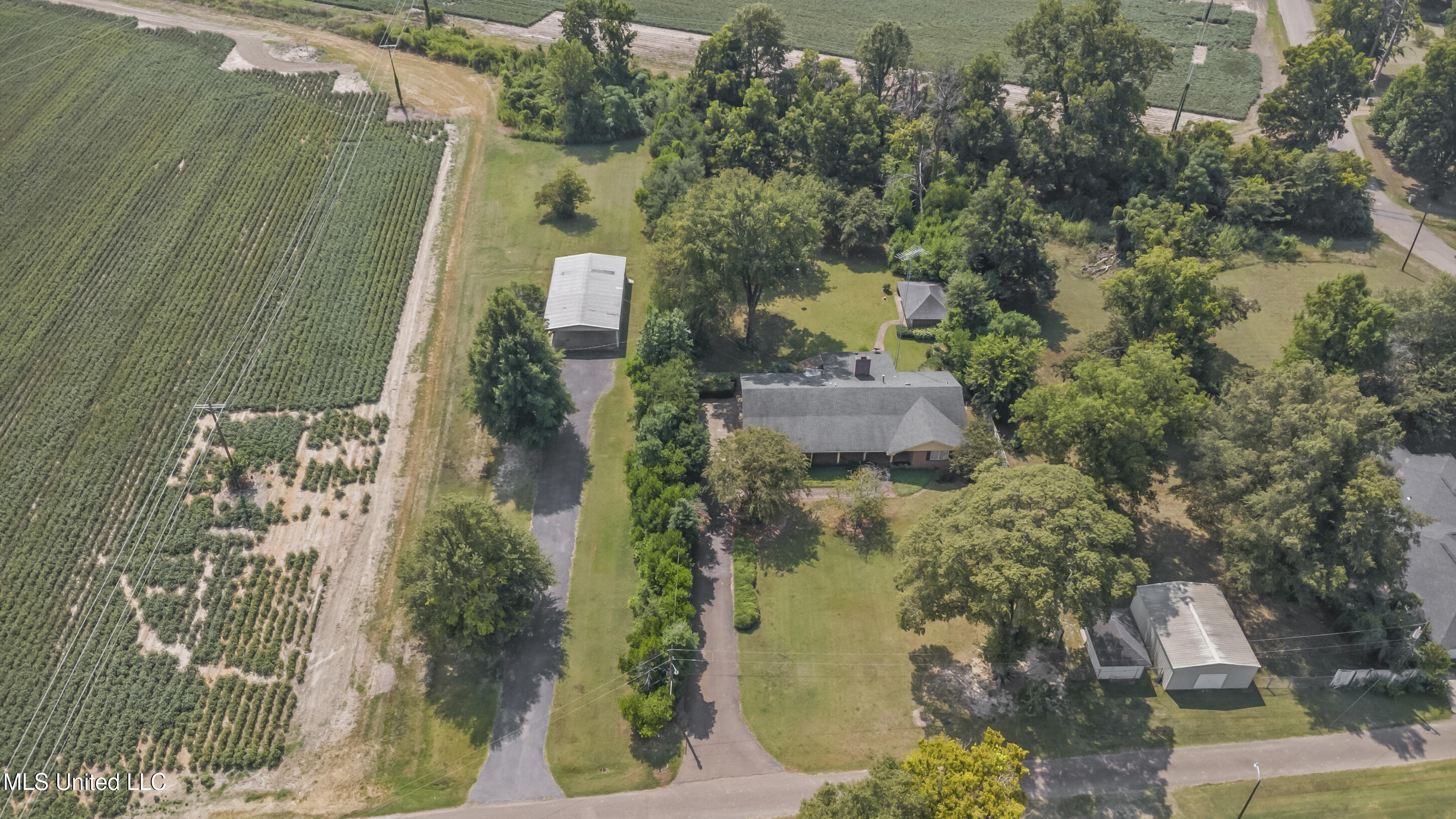 460 1st Street Lula, MS 38617 - Photo 32 of 36 32_dji_0003