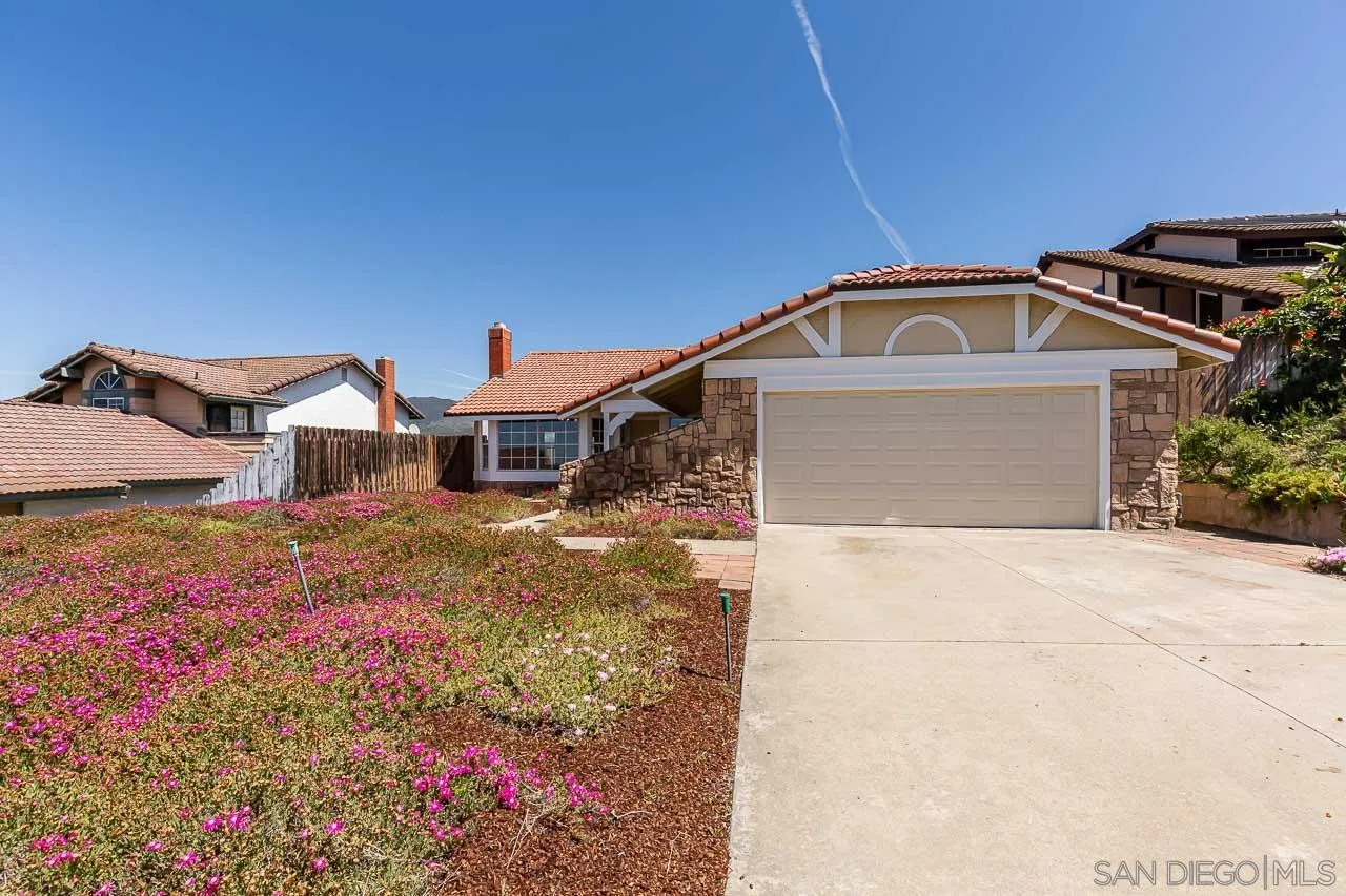 2540 Wind River Road El Cajon, CA 92019 - Photo 4 of 36 Gallery Image 4