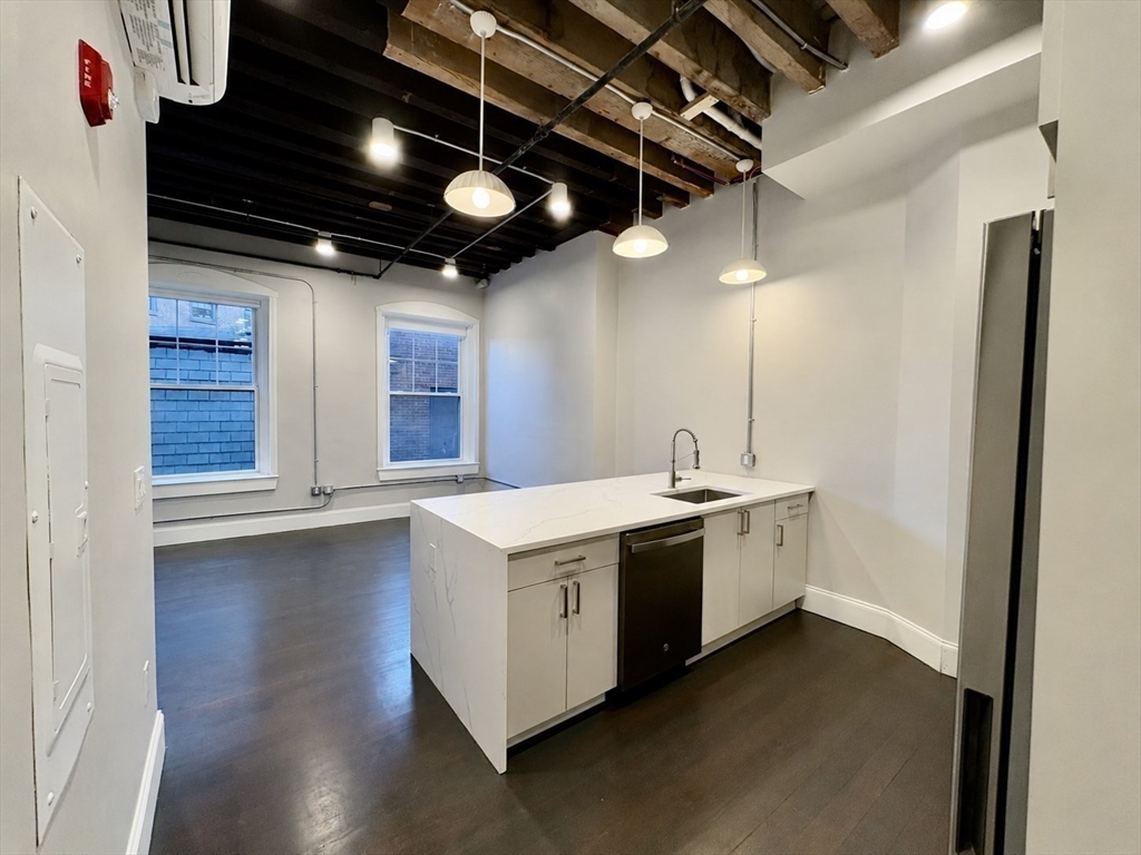281 Franklin Street, Unit 609 Boston, MA 02110 - Photo 7 of 13
