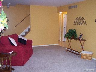 80 Pine Tree Ridge, Unit 30 Waterford, MI 48327 - Photo 5 of 10 FamilyRoom