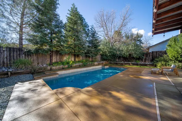 $425,000 | 707 Alamine Drive, Redding, CA 96003
