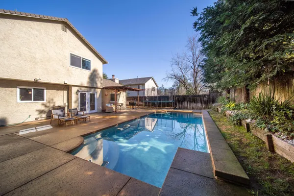 $425,000 | 707 Alamine Drive, Redding, CA 96003