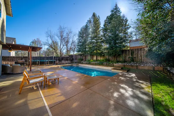 $425,000 | 707 Alamine Drive, Redding, CA 96003