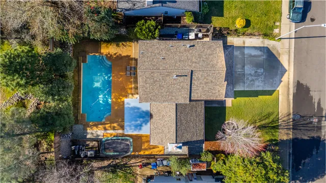 $420,000 | 707 Alamine Drive, Redding, CA 96003