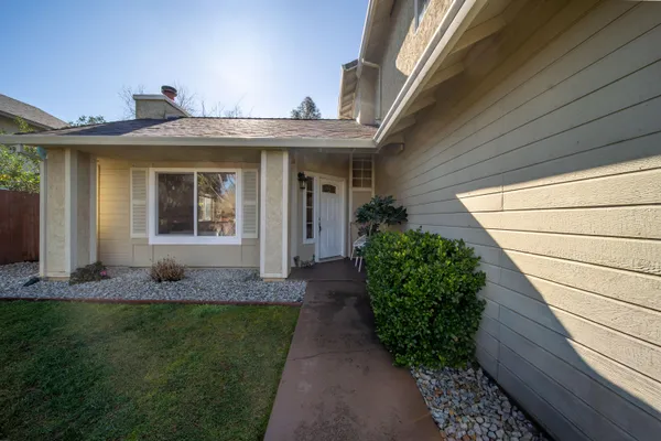$425,000 | 707 Alamine Drive, Redding, CA 96003