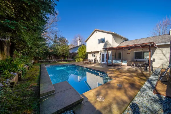 $425,000 | 707 Alamine Drive, Redding, CA 96003