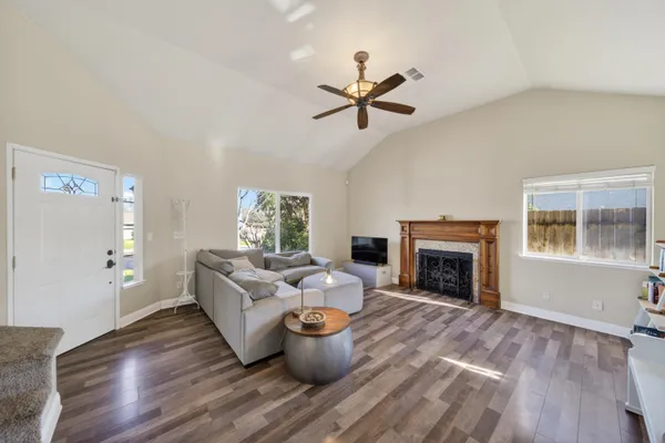 $425,000 | 707 Alamine Drive, Redding, CA 96003