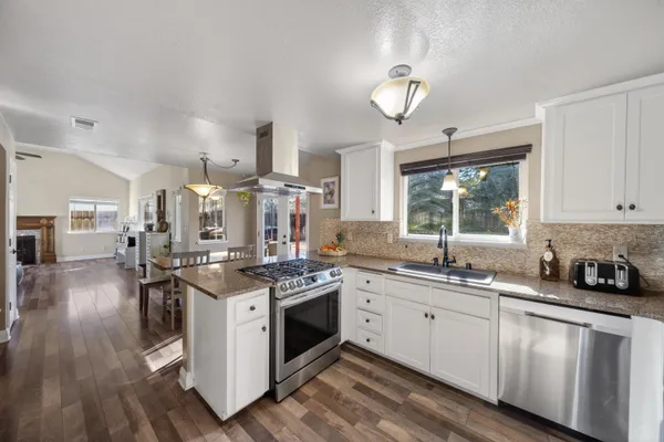 $425,000 | 707 Alamine Drive, Redding, CA 96003