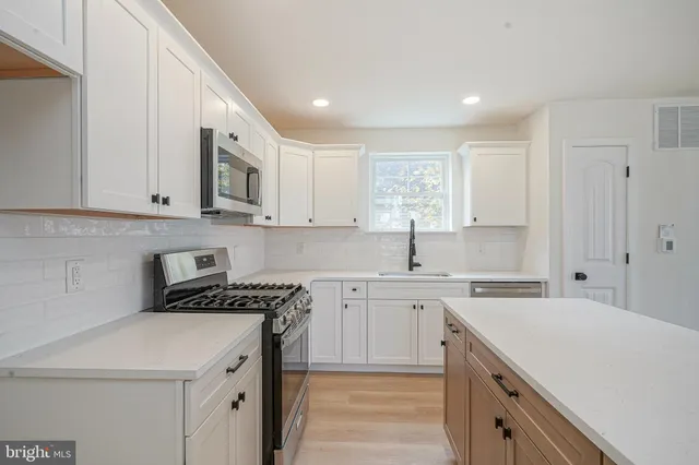 $339,900 | 300 Lincoln Avenue, Paulsboro, NJ 08066