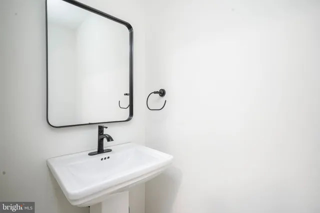 $339,900 | 300 Lincoln Avenue, Paulsboro, NJ 08066