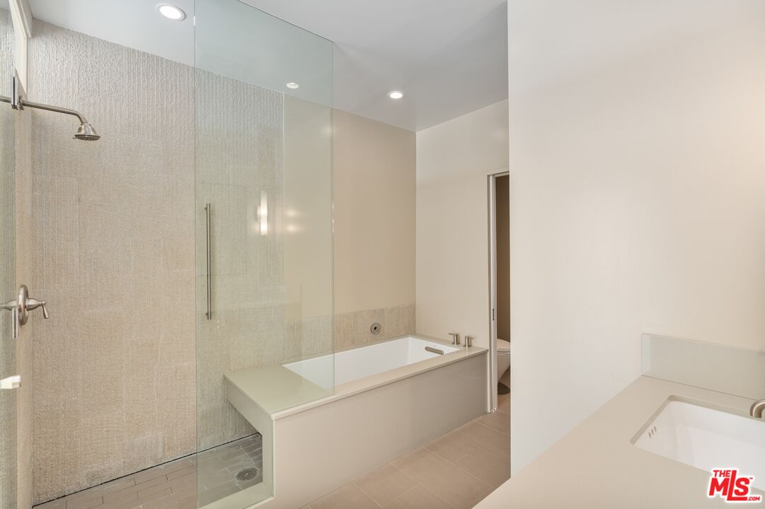 1 Northstar Street, Unit 101 Marina del Rey, CA 90292 - Photo 12 of 22