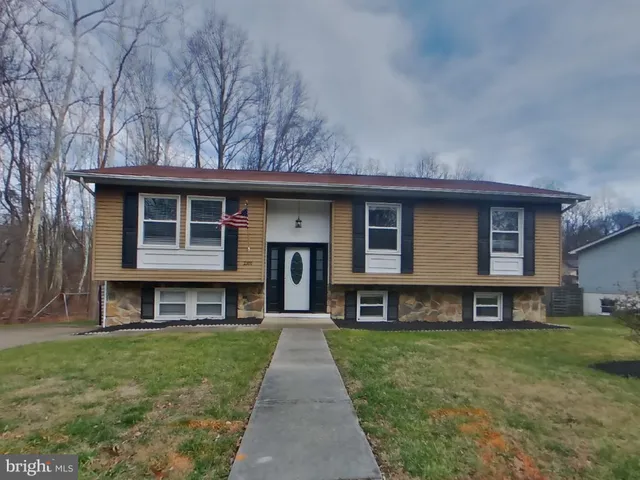 $3,299 | 2300 Timbercrest Drive, District Heights, MD 20747
