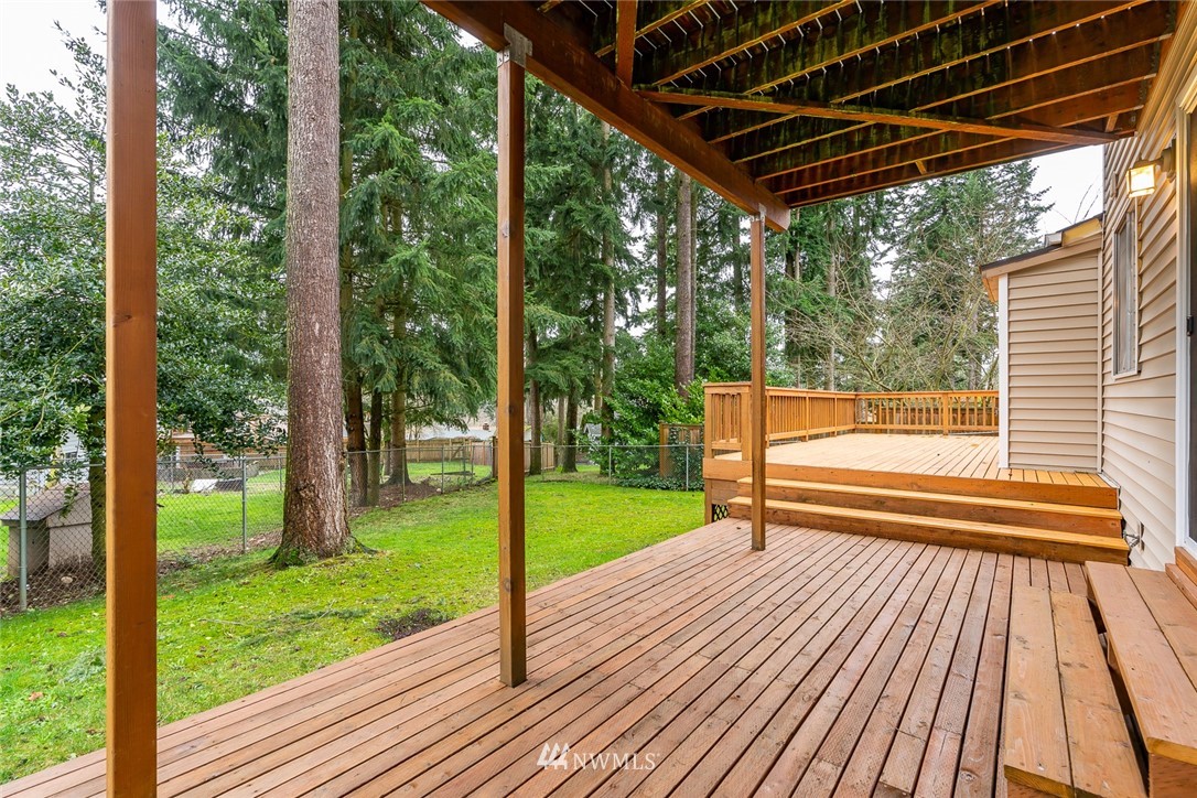 604 216th Street Southwest Bothell, WA 98021 - Photo 8 of 33