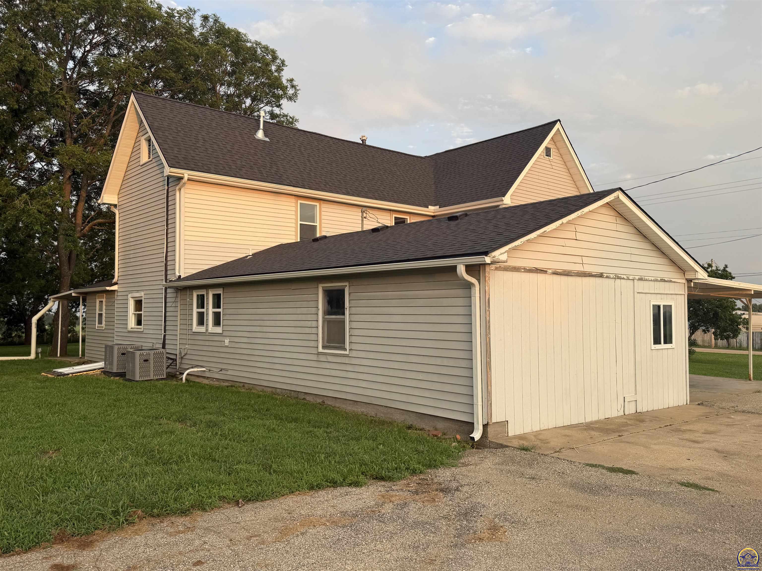 12318 246 Road Holton, KS 66436 - Photo 36 of 70