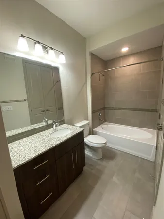 $2,097 | 1800 St Joseph Parkway, Unit 427, Houston, TX 77003