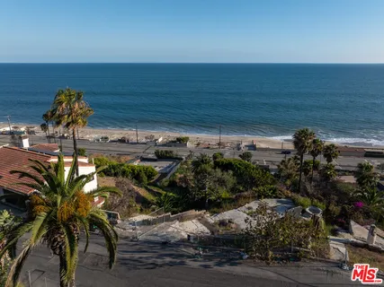 $2,000,000 | 21400 Rambla Vista, Malibu, CA 90265