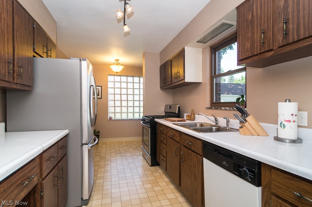 4003 Wooster Road Fairview Park, OH 44126 - Photo 6 of 25