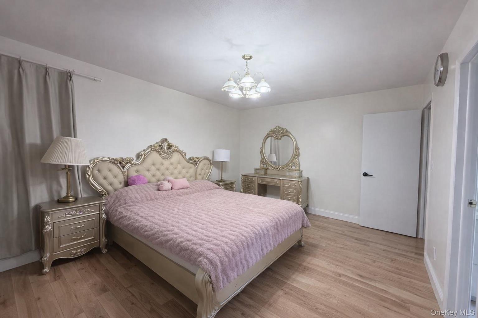 126 Radcliffe Road Plainview, NY 11803 - Photo 5 of 11