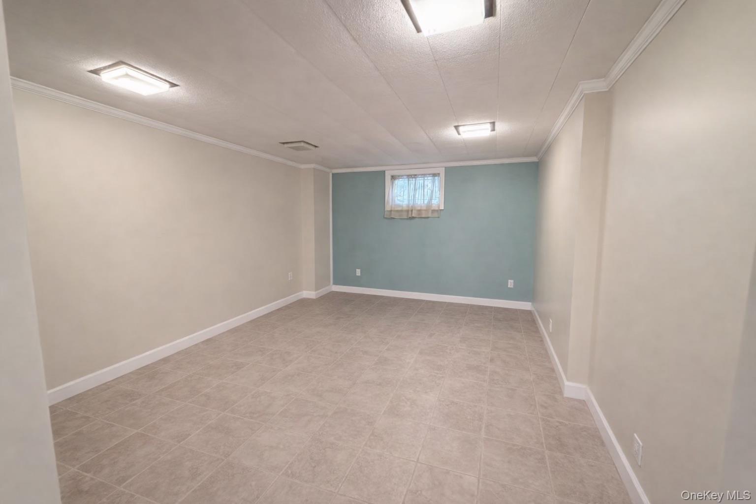 126 Radcliffe Road Plainview, NY 11803 - Photo 10 of 11