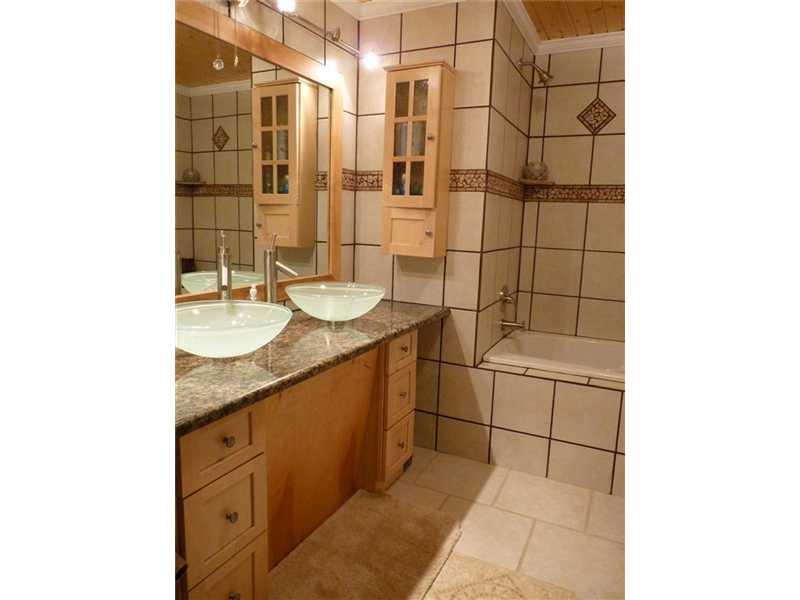 8950 Sargent Road Indianapolis, IN 46256 - Photo 15 of 24 Gallery Image 15