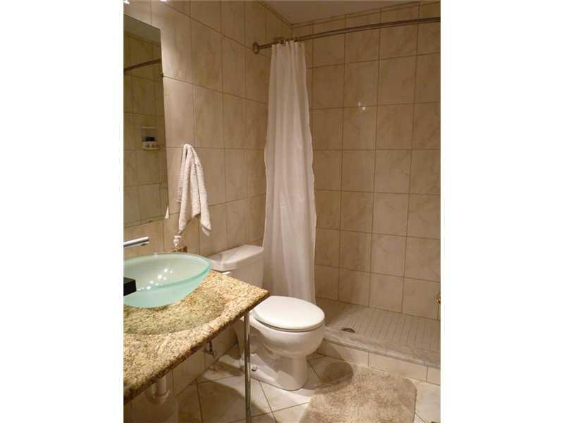 8950 Sargent Road Indianapolis, IN 46256 - Photo 17 of 24 Gallery Image 17