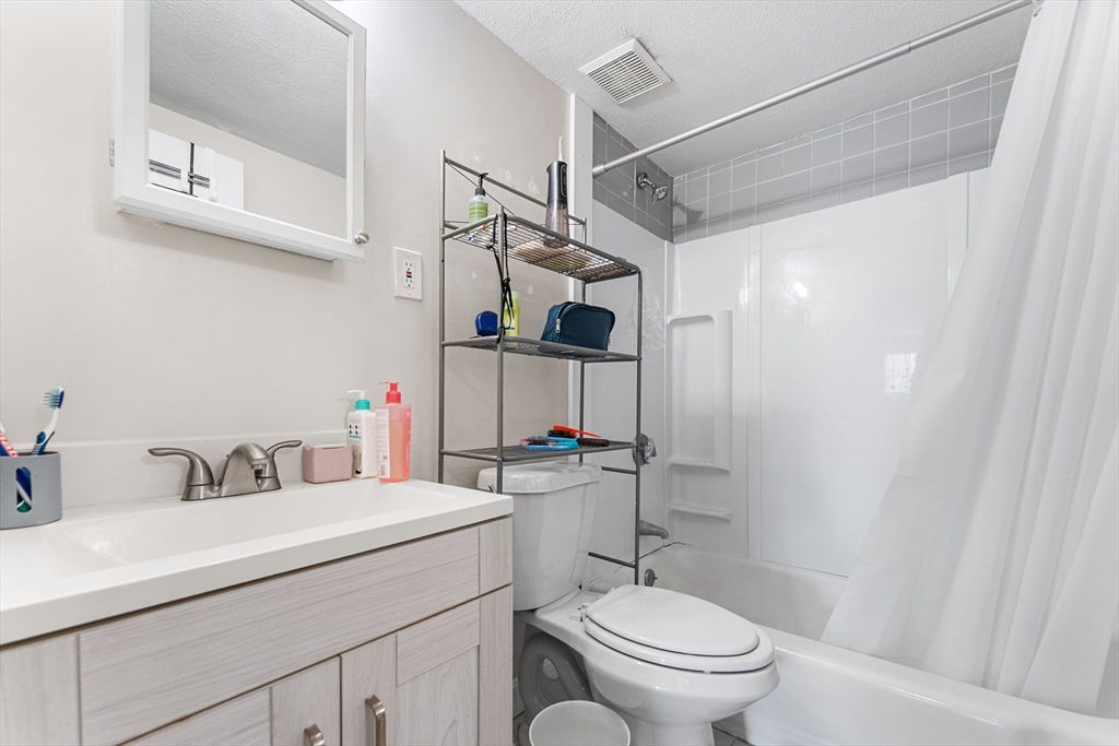 36 Bellvista Road, Unit 36 Boston, MA 02135 - Photo 8 of 12