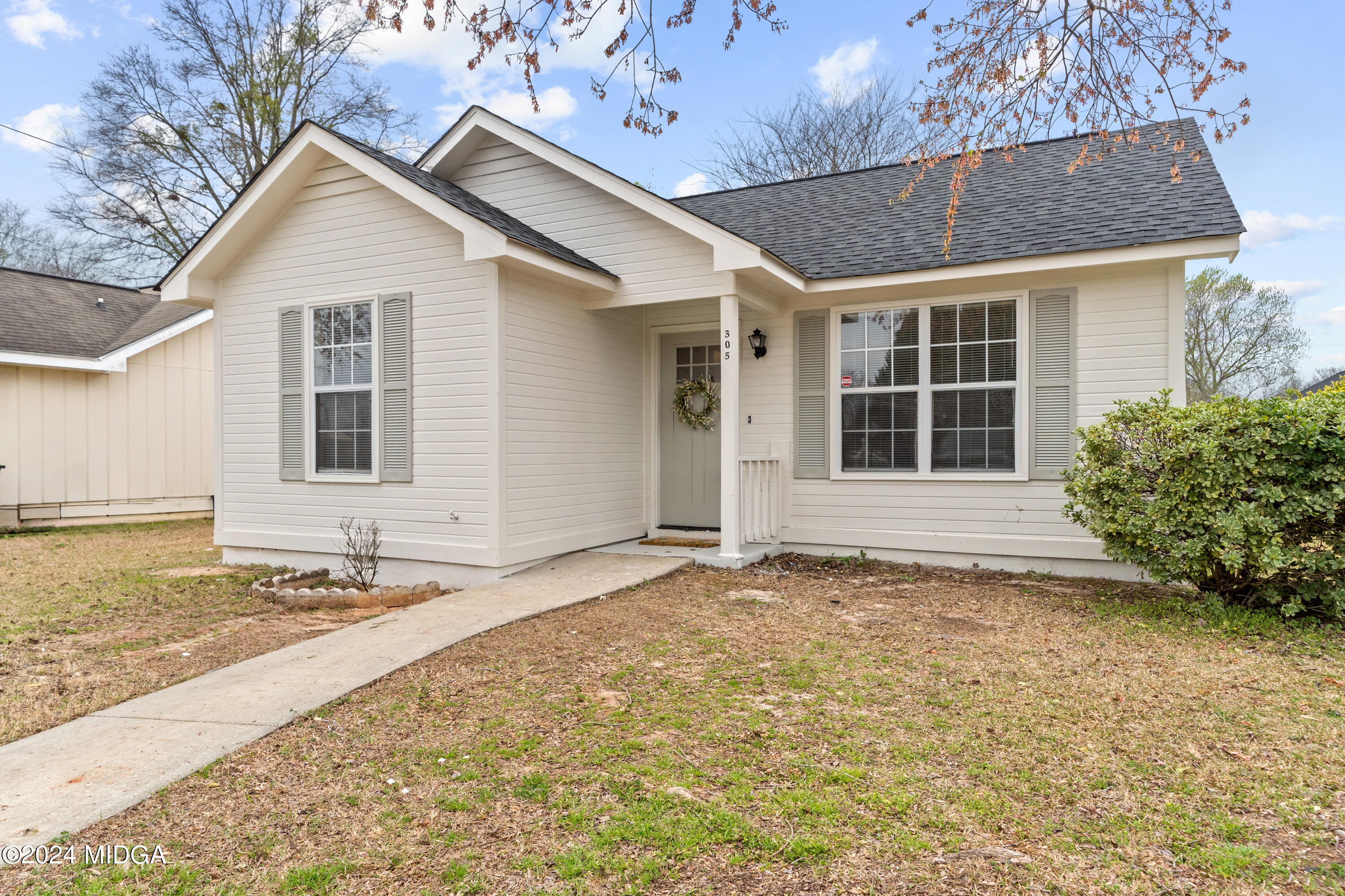 305 Johnson Road Warner Robins, GA 31093 - Photo 2 of 28 305 Johnson Rd-04725