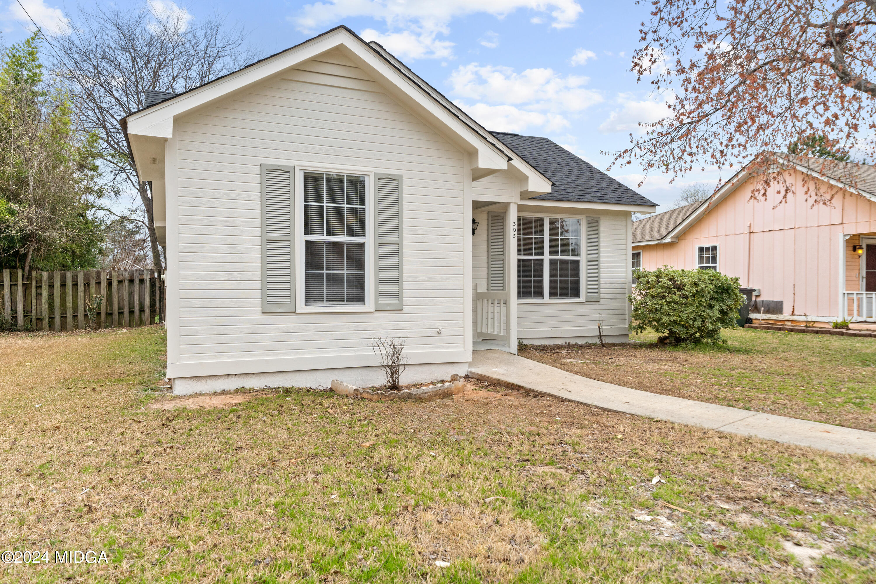 305 Johnson Road Warner Robins, GA 31093 - Photo 3 of 28 305 Johnson Rd-04728
