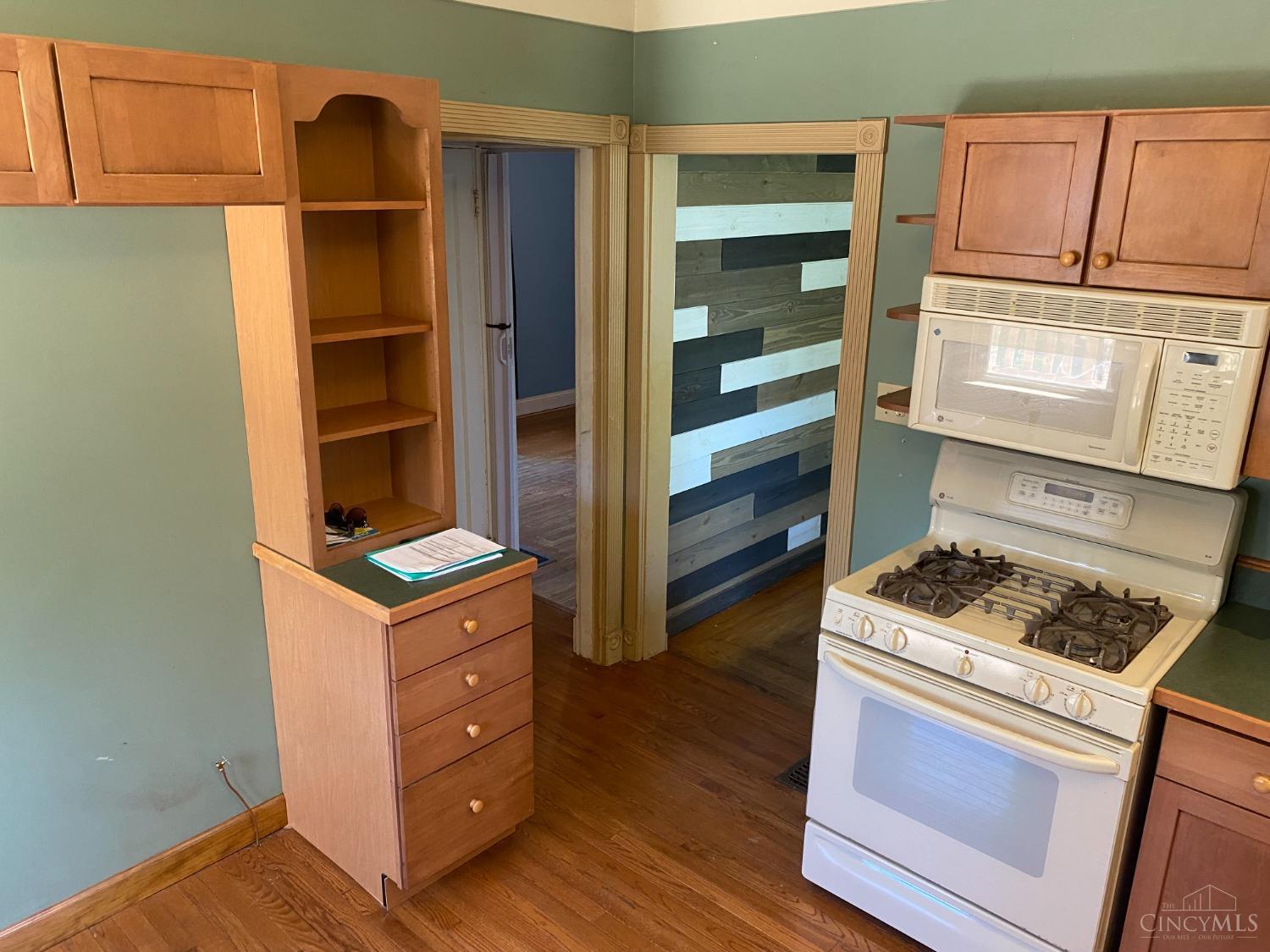 3637 Jessup Road Cincinnati, OH 45247 - Photo 7 of 28