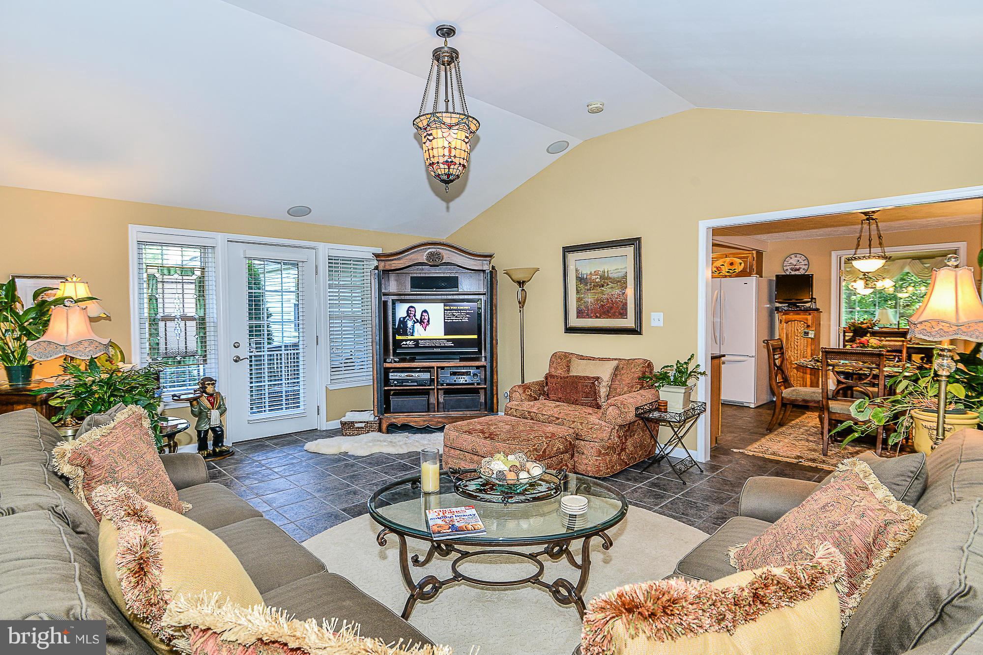 6265 Lee Chapel Road Burke, VA 22015 - Photo 12 of 30 Living Room