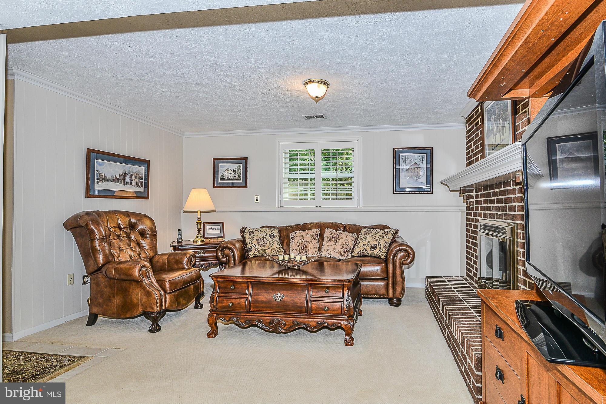 6265 Lee Chapel Road Burke, VA 22015 - Photo 18 of 30 Family Room