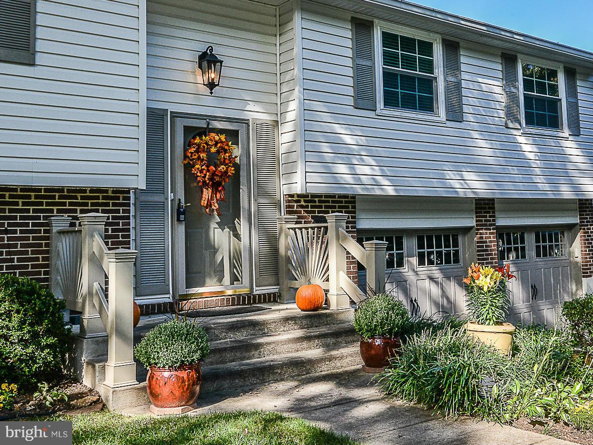 6265 Lee Chapel Road Burke, VA 22015 - Photo 3 of 30 Exterior (Front)