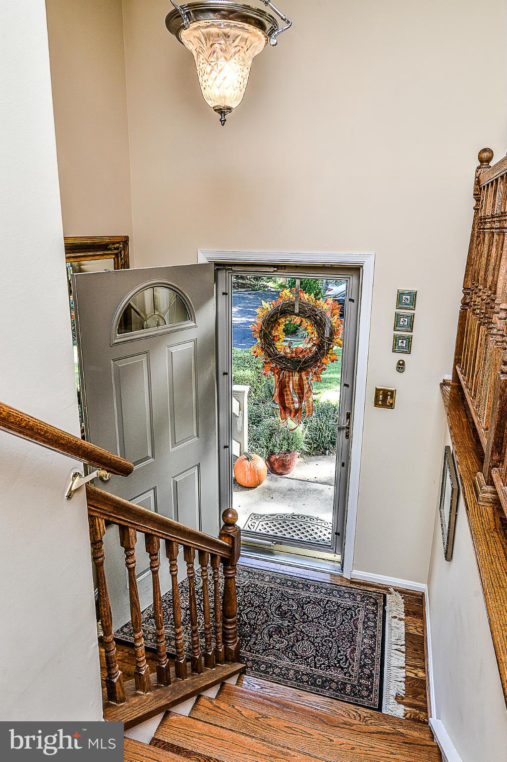 6265 Lee Chapel Road Burke, VA 22015 - Photo 4 of 30 Interior (General)
