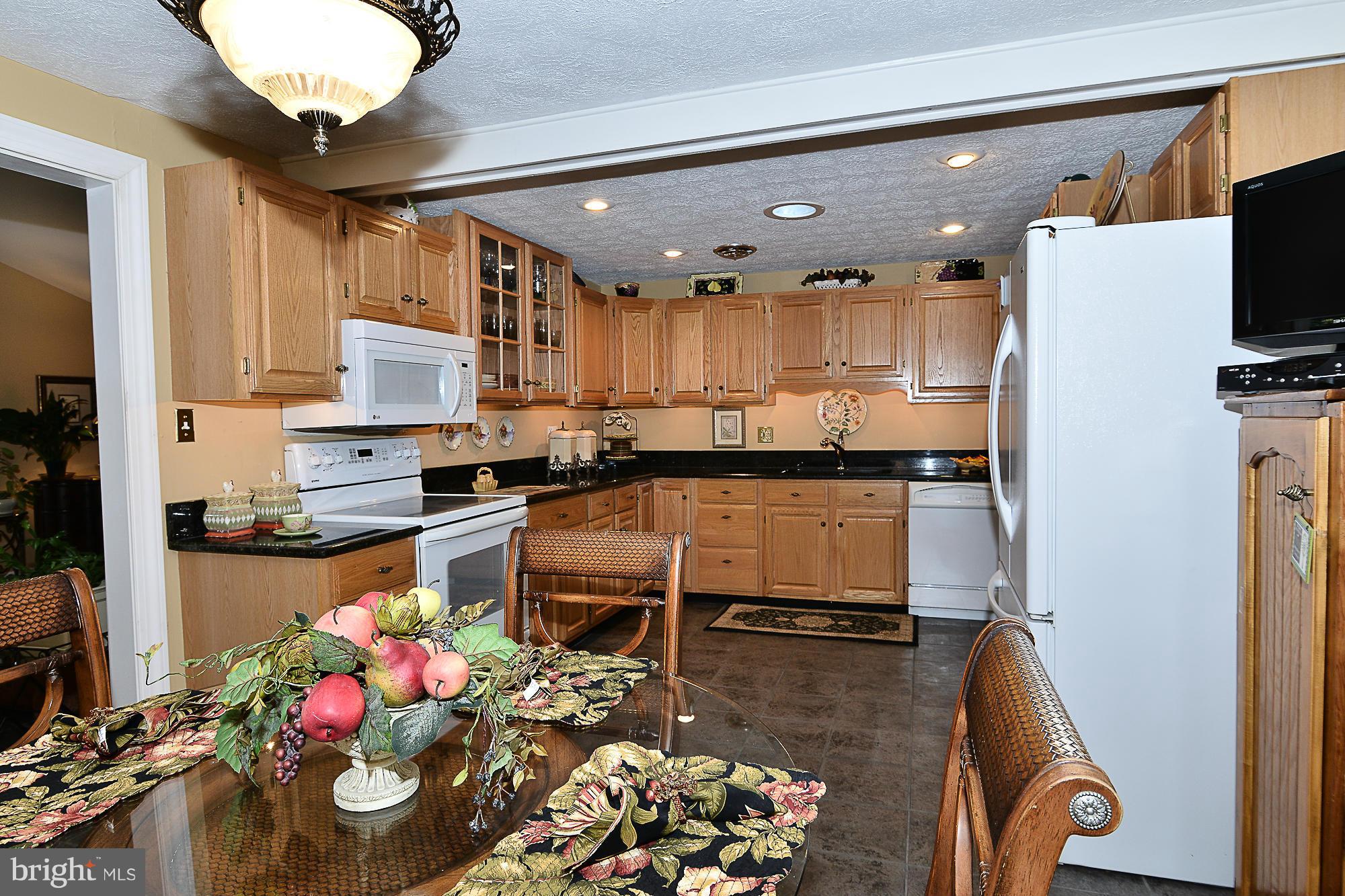 6265 Lee Chapel Road Burke, VA 22015 - Photo 7 of 30 Kitchen