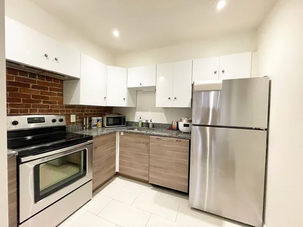 $3,600 | 73 Gainsborough Street, Unit 201, Boston, MA 02115