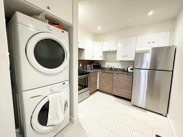 $3,600 | 73 Gainsborough Street, Unit 201, Boston, MA 02115