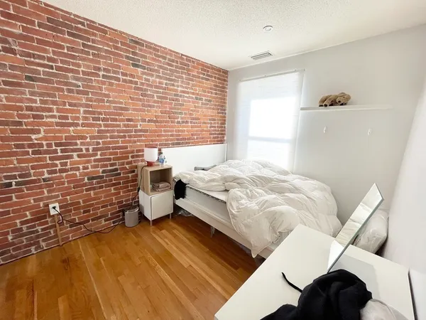 $3,600 | 73 Gainsborough Street, Unit 201, Boston, MA 02115