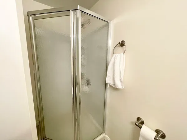 $3,600 | 73 Gainsborough Street, Unit 201, Boston, MA 02115