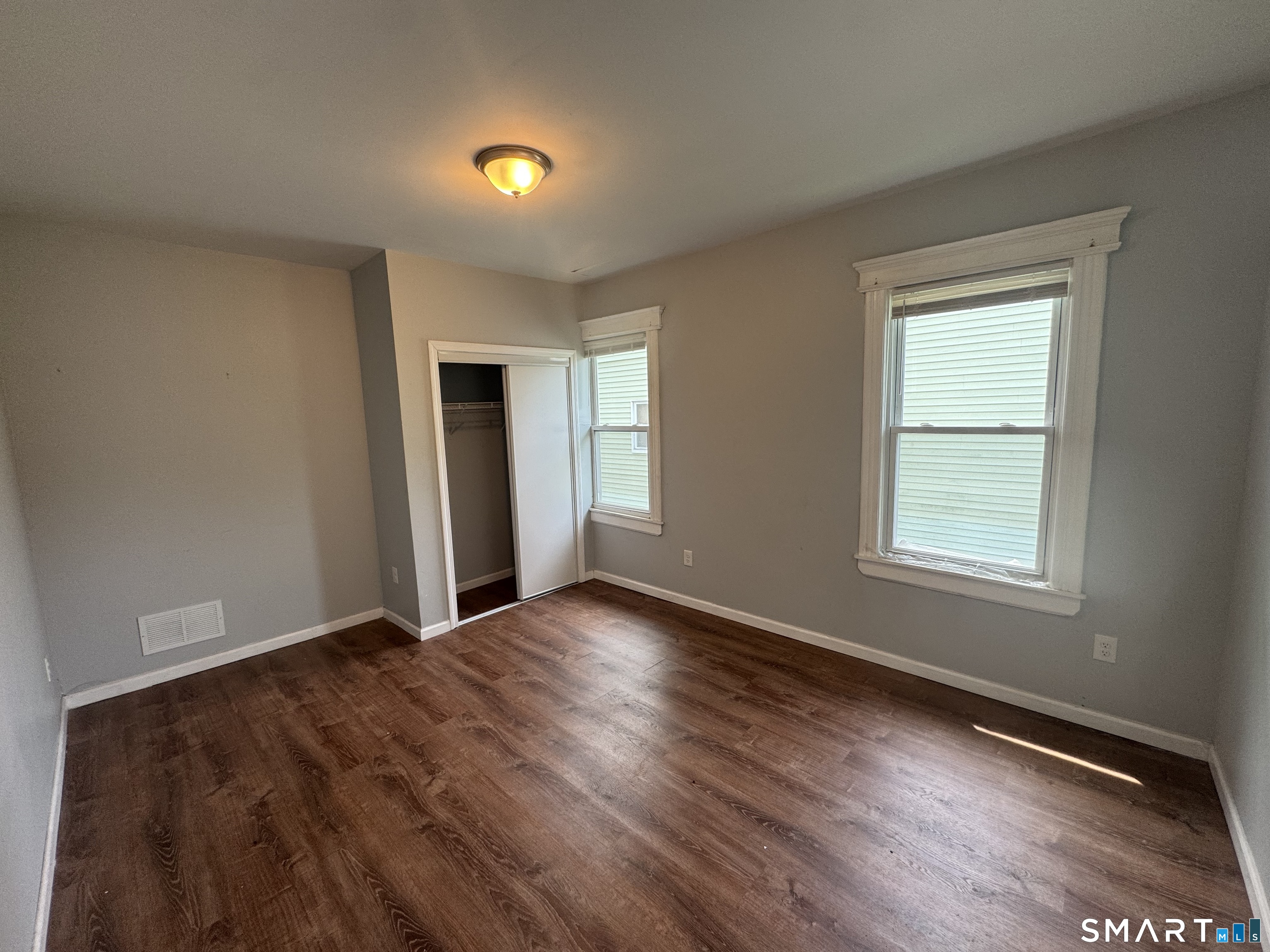142 Adams Street Hartford, CT 06112 - Photo 7 of 14 2nd floor