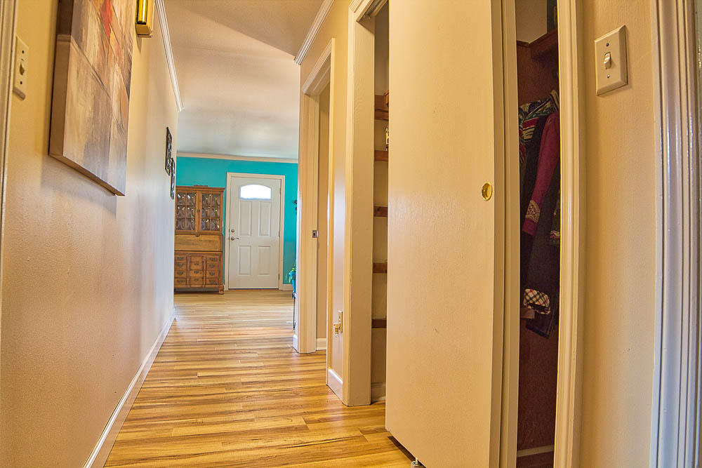 11033 Apison Pike Apison, TN 37302 - Photo 16 of 28 hallway 2