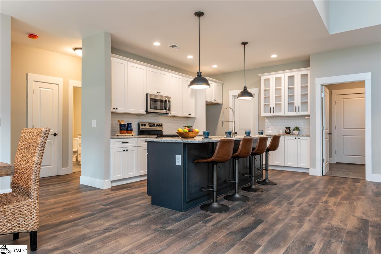 306 Tanyard Road Greenville, SC 29609 - Photo 11 of 36