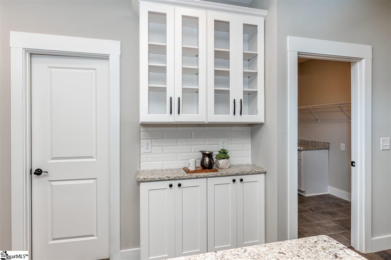 306 Tanyard Road Greenville, SC 29609 - Photo 12 of 36