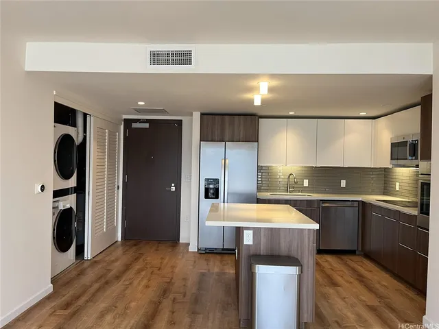 $4,200 | 888 Kapiolani Boulevard, Unit 3511, Honolulu, HI 96813