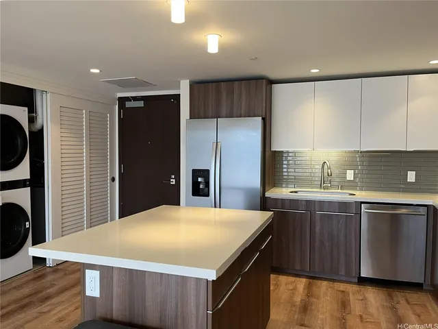 $4,200 | 888 Kapiolani Boulevard, Unit 3511, Honolulu, HI 96813